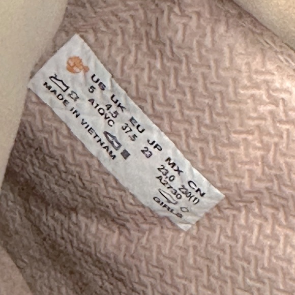 Timberland 6" Classic Boot - Big Kid Size 5 - Cameo Rose Pink - Picture 8 of 10